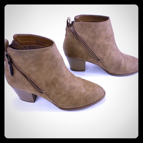 Express Shoes - Express tan booties